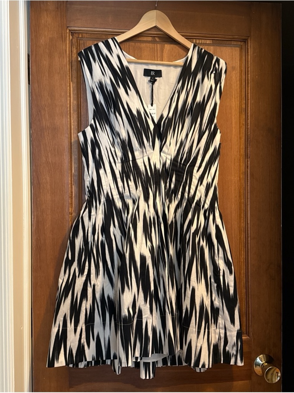 Banana Republic Black & White V-Neck Printed Mini Dress